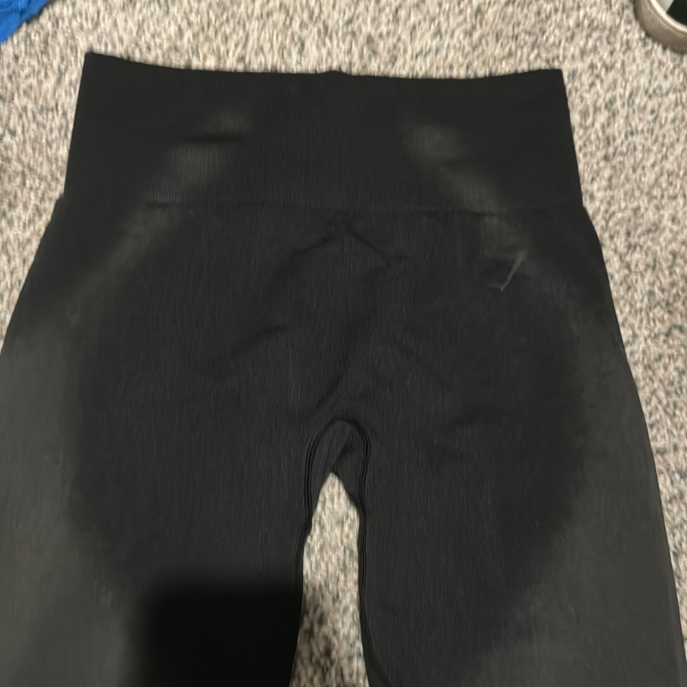 Gym shark leggings